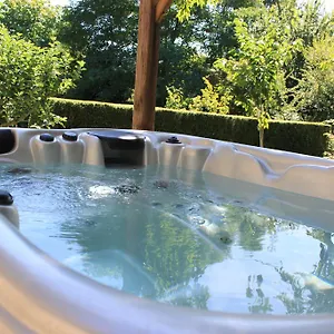 D'hotes Le Quartier Bed & Breakfast Val-Couesnon
